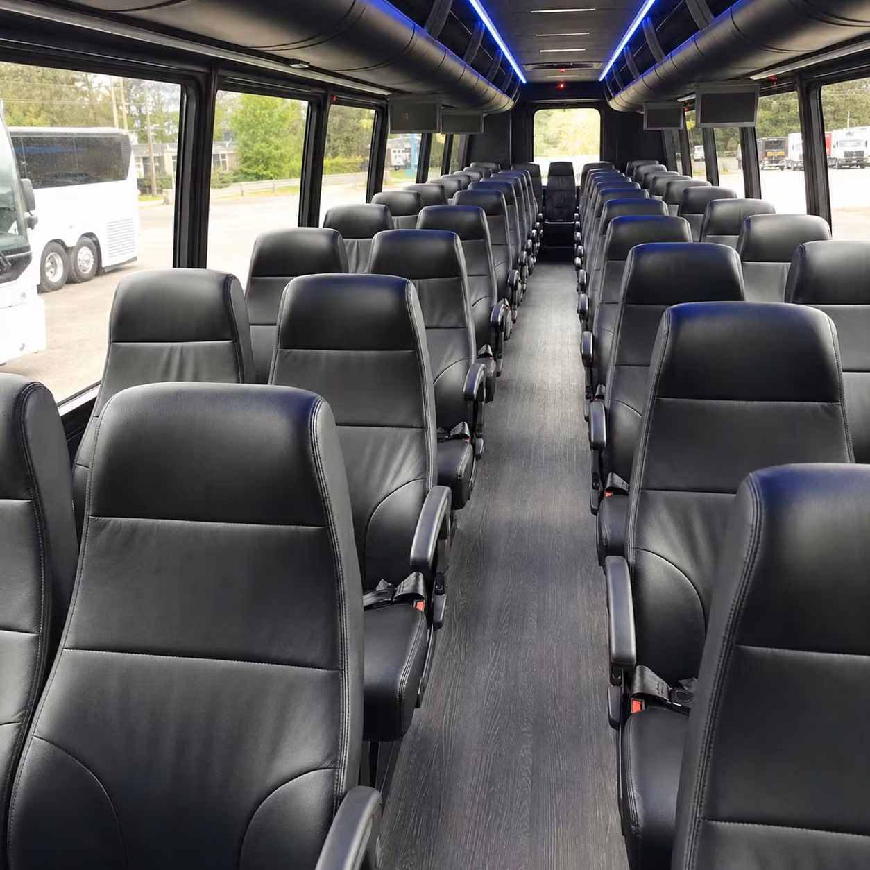 memphis 25 passenger minibus rental