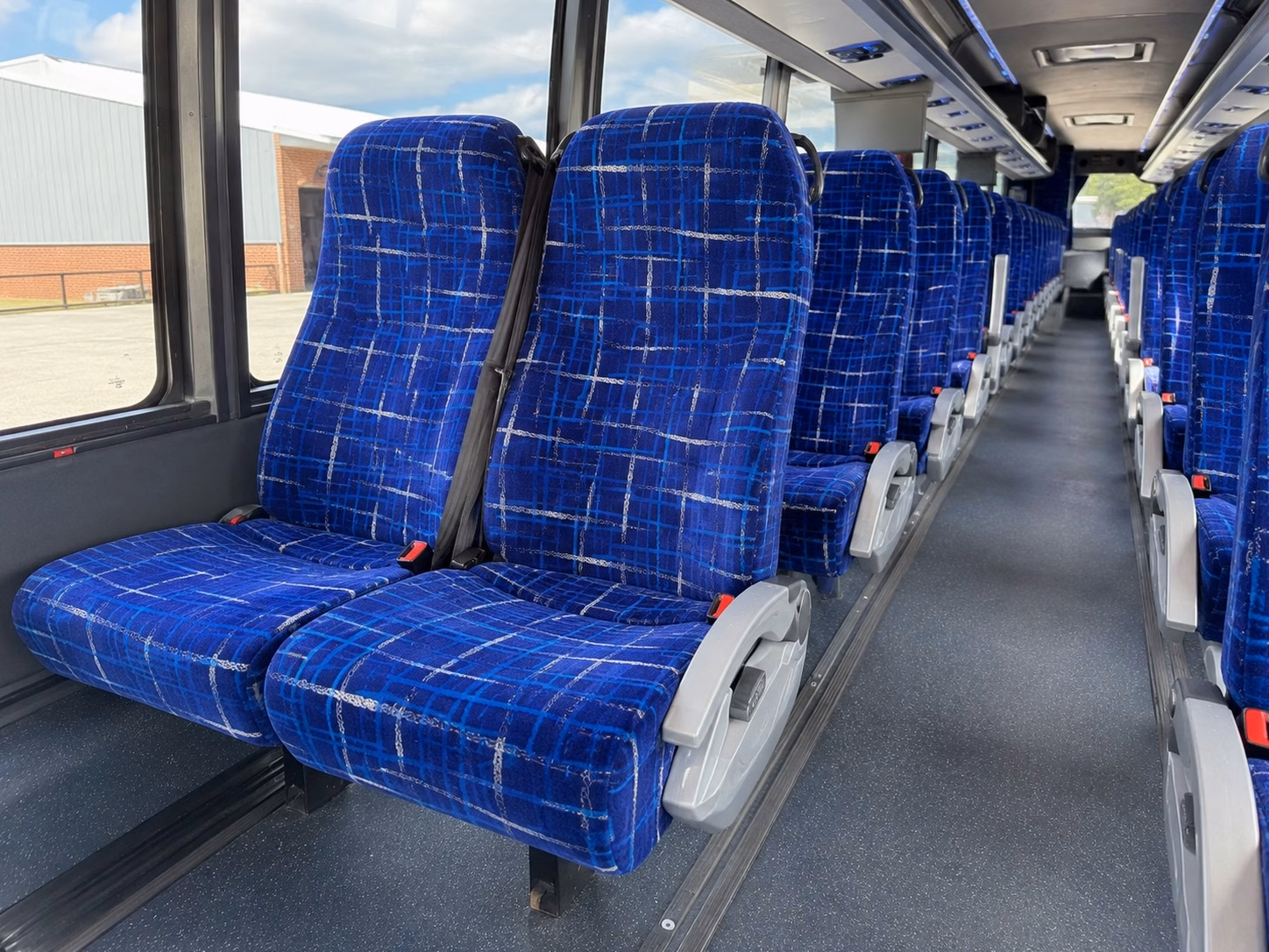 memphis venue shuttle service keep guests moving between ceremony and reception